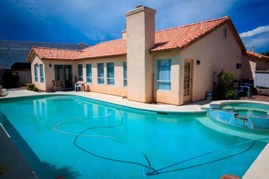 Luxury 1900 Sq Ft House Huge 46 Ft Pool & Hot Spa Las Vegas Exterior photo